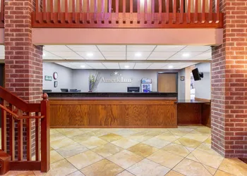 AmericInn by Wyndham New London hotel thumbnail 6
