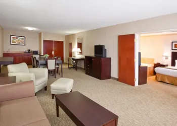 Holiday Inn Express Hotel & Suites Cleveland-Streetsboro by IHG hotel thumbnail 2