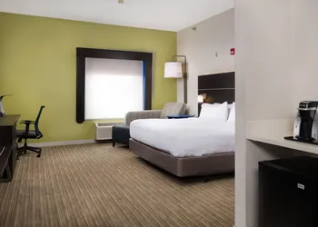 Holiday Inn Express Hotel & Suites Independence-Kansas City by IHG hotel thumbnail 2