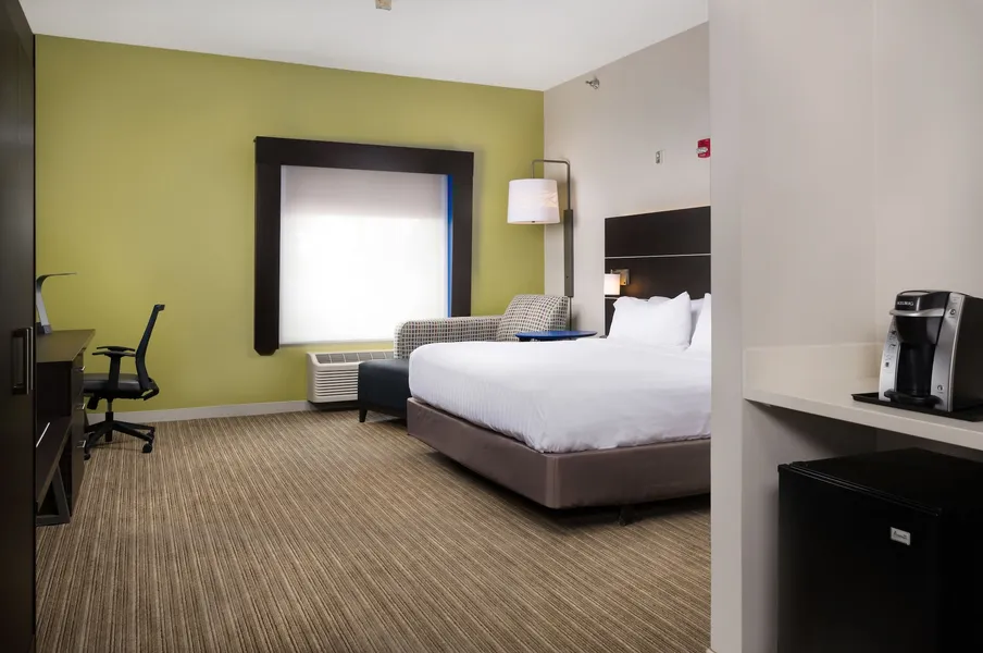 Holiday Inn Express Hotel & Suites Independence-Kansas City by IHG hotel detail image 2