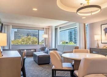 voco Orange County - Airport hotel thumbnail 4