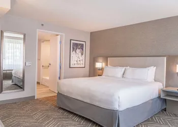 voco Orange County - Airport hotel thumbnail 8