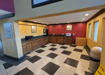 Valley Inn hotel thumbnail 2