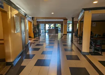 Valley Inn hotel thumbnail 5