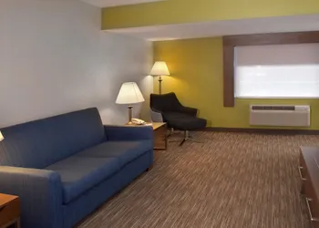 Holiday Inn Express Mount Pleasant-Scottdale by IHG hotel thumbnail 3
