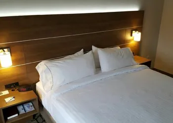 Holiday Inn Express Mount Pleasant-Scottdale by IHG hotel thumbnail 4