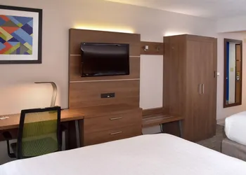 Holiday Inn Express Mount Pleasant-Scottdale by IHG hotel thumbnail 8