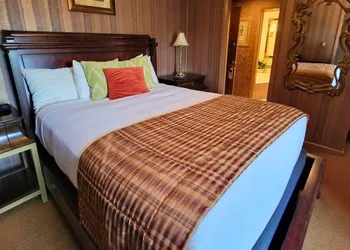 Altland House Inn and Suites hotel thumbnail 6