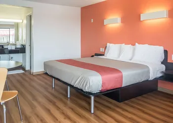 Motel 6 Mesquite, TX - Rodeo - Convention Ctr hotel thumbnail 5