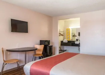 Motel 6 Mesquite, TX - Rodeo - Convention Ctr hotel thumbnail 7