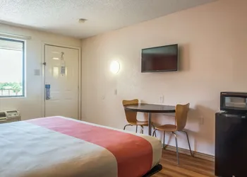 Motel 6 Mesquite, TX - Rodeo - Convention Ctr hotel thumbnail 8