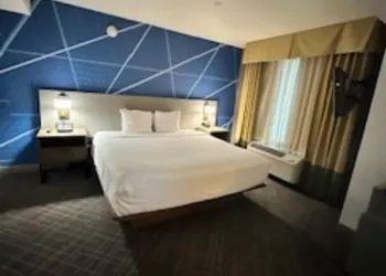 Comfort Inn & Suites Frisco East - McKinney hotel thumbnail 3