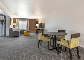 Comfort Inn & Suites Frisco East - McKinney hotel thumbnail 6