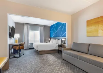 Comfort Inn & Suites Frisco East - McKinney hotel thumbnail 7