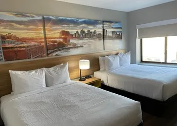 Days Inn & Suites by Wyndham Jamaica JFK Airport hotel thumbnail 6