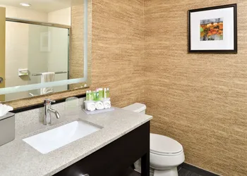 Holiday Inn Express & Suites Peekskill-Lower Hudson Valley by IHG hotel thumbnail 6