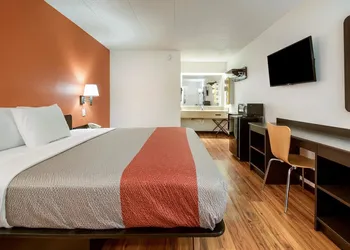Motel 6 Grove City, OH hotel thumbnail 7
