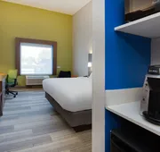 Holiday Inn Express Hotel & Suites Tampa-Fairgrounds-Casino by IHG hotel detail image 5