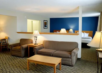 Baymont by Wyndham St. Ignace Lakefront hotel thumbnail 4