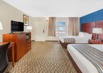 Baymont by Wyndham St. Ignace Lakefront hotel thumbnail 7