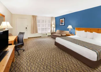 Baymont by Wyndham St. Ignace Lakefront hotel thumbnail 8
