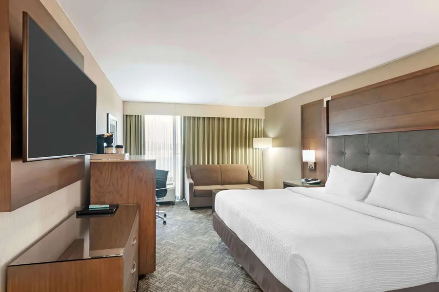 Best Western Plus Kansas City Sports Complex Hotel hotel detail image 6