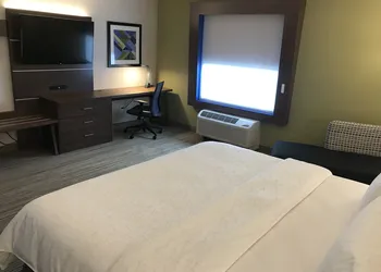 Holiday Inn Express & Suites Hannibal - Medical Center by IHG hotel thumbnail 6