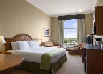 Super 8 by Wyndham Fort St. John BC hotel thumbnail 3