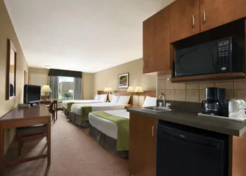 Super 8 by Wyndham Fort St. John BC hotel thumbnail 5