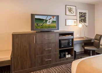 Country Inn & Suites by Radisson, Rochester-Pittsford/Brighton, NY hotel thumbnail 7
