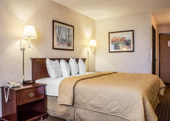 Quality Inn & Suites Yuma hotel thumbnail 7