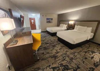 La Quinta Inn & Suites by Wyndham Milwaukee SW New Berlin hotel thumbnail 5