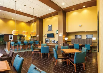Hampton Inn & Suites Chesapeake-Square Mall hotel thumbnail 3
