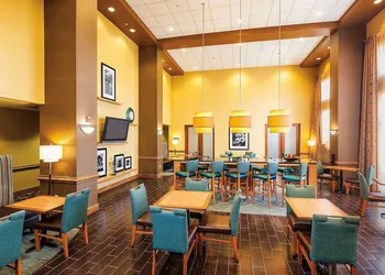 Hampton Inn & Suites Chesapeake-Square Mall hotel thumbnail 4
