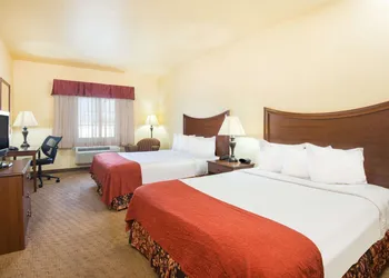 Days Inn by Wyndham Ellis hotel thumbnail 4