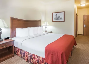 Days Inn by Wyndham Ellis hotel thumbnail 6