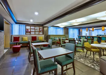 Hampton Inn Traverse City hotel thumbnail 5