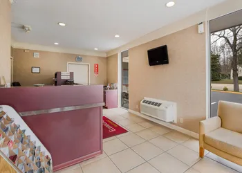 Econo Lodge Williamsburg Historic Area hotel thumbnail 4