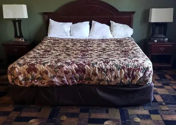 Hawthorn Extended Stay by Wyndham Fayetteville hotel thumbnail 6
