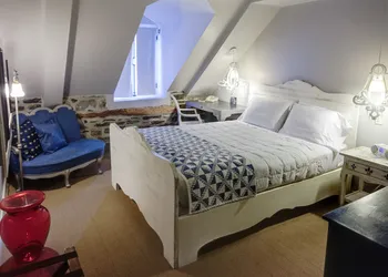 Auberge Place d'Armes hotel thumbnail 5