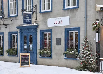 Auberge Place d'Armes hotel thumbnail 2