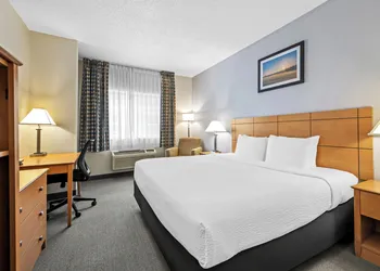 Quality Inn Dubuque on Hwy 20 hotel thumbnail 6