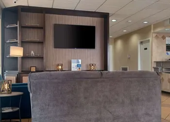 Quality Inn And Suites hotel thumbnail 4