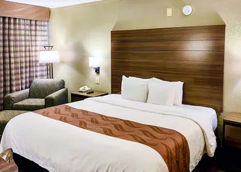 Quality Inn And Suites hotel thumbnail 8
