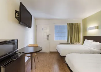 Americas Best Value Inn Bowling Green hotel thumbnail 5