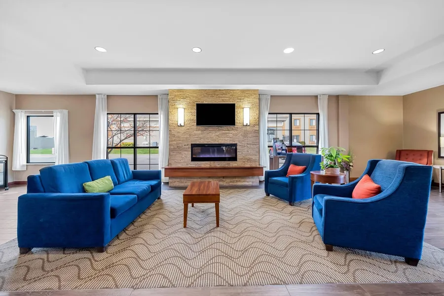 Comfort Inn & Suites West - Medical Center hotel detail image 2