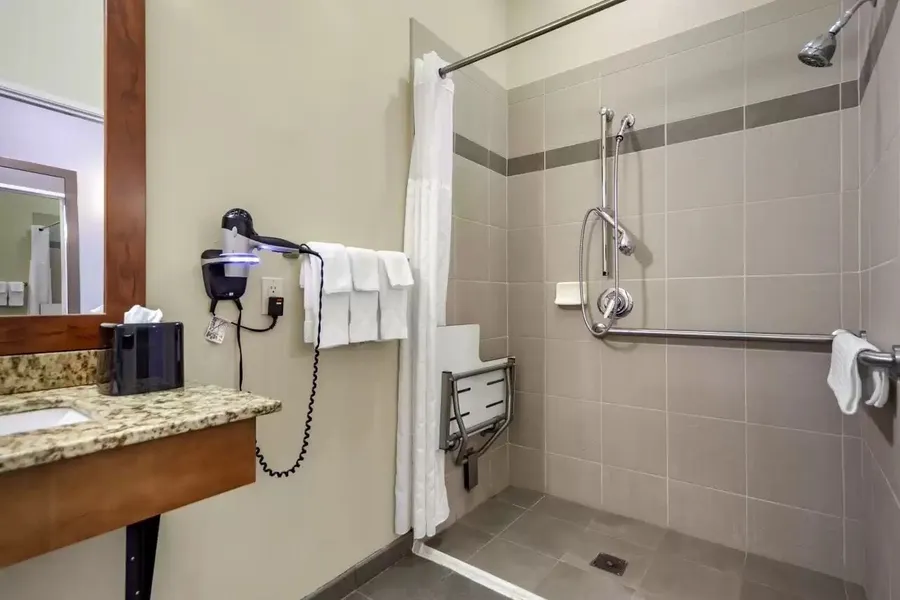 Comfort Inn & Suites West - Medical Center hotel detail image 6