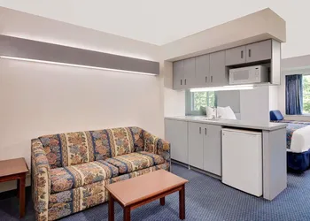 Microtel Inn & Suites by Wyndham Hagerstown by I-81 hotel thumbnail 4