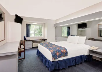 Microtel Inn & Suites by Wyndham Hagerstown by I-81 hotel thumbnail 6