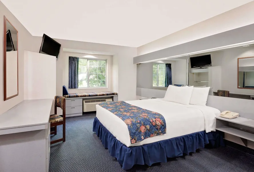 Microtel Inn & Suites by Wyndham Hagerstown by I-81 hotel detail image 6